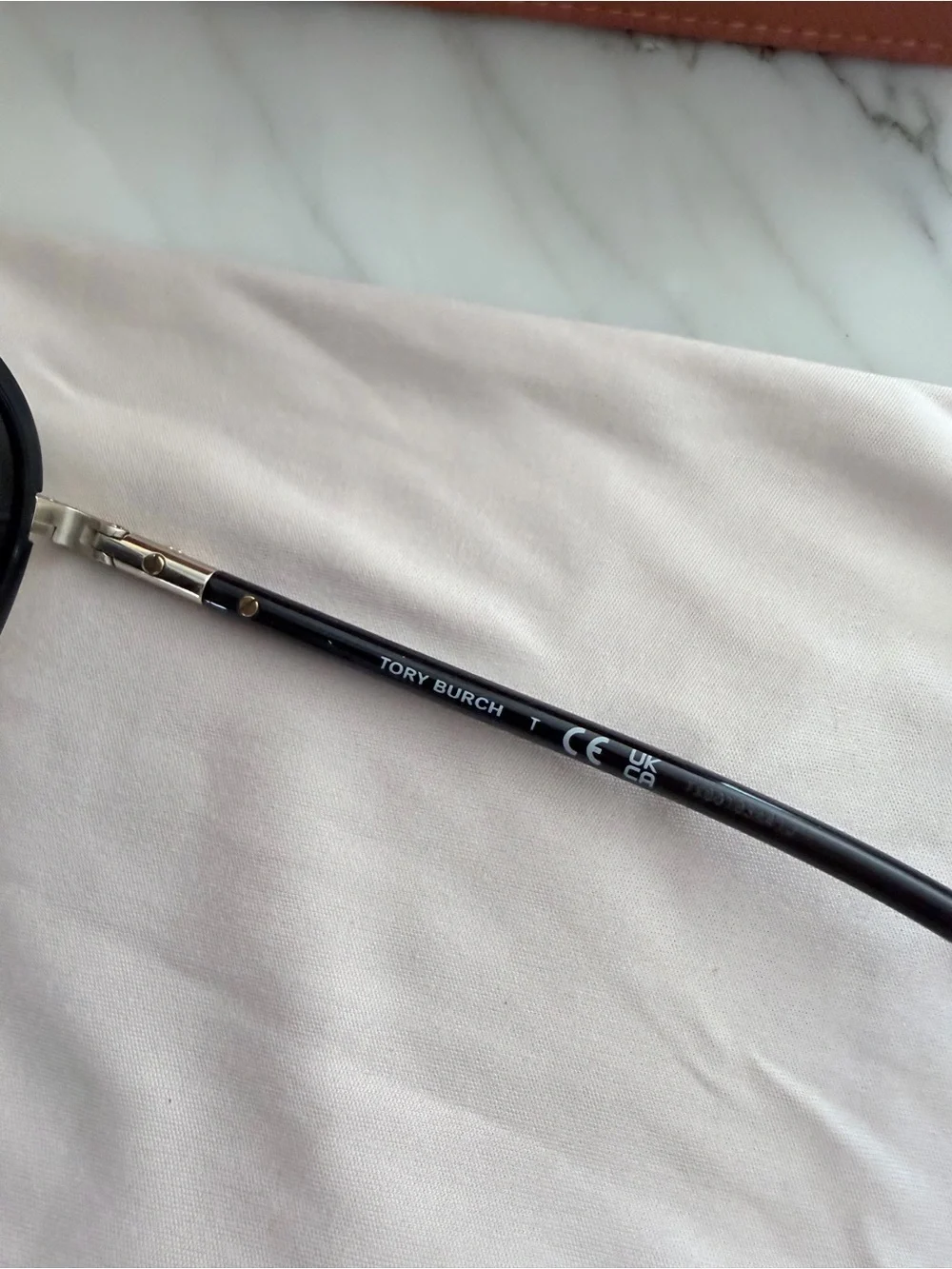 New Tory Burch Black Aviator Sunglasses with case